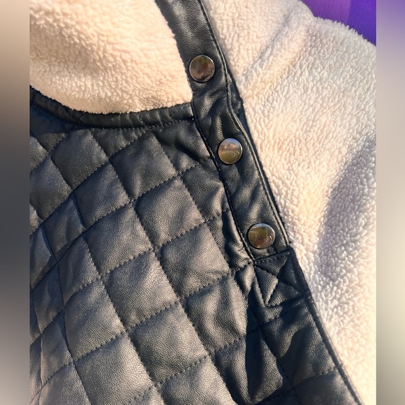 Abercrombie and Fitch asymmetrical snap up fleece small - Picture 3 of 14